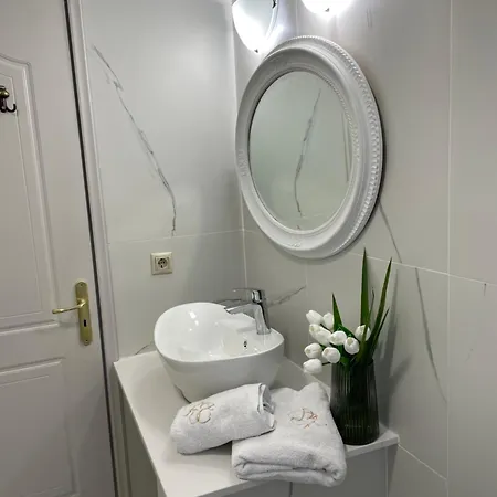 Neptune Family Gaitani