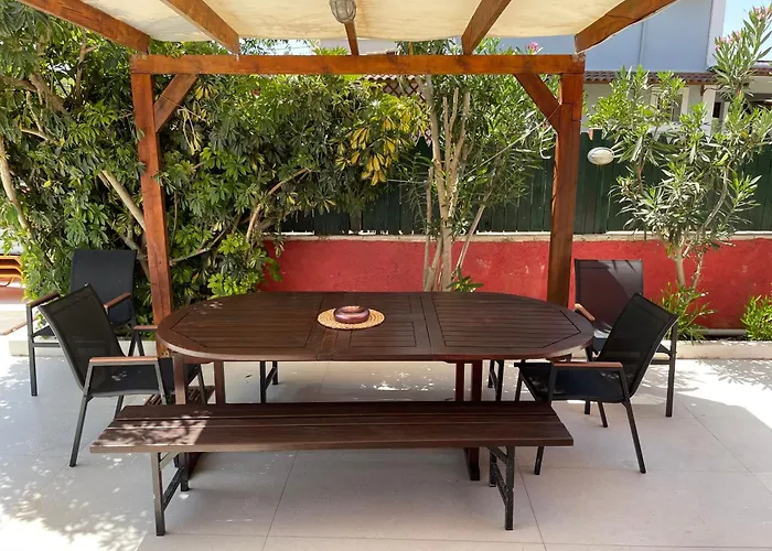 Neptune Family Gaitani