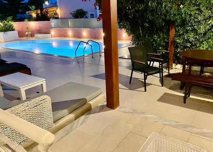 Neptune Family Villa *